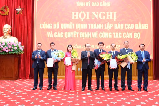 Công bố quyết định hợp nhất Báo Cao Bằng và Đài Phát thanh - Truyền hình Cao Bằng