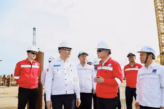 Kỷ niệm 50 năm thành lập Petrovietnam (1975 - 2025): Petrovietnam vững vàng bước vào kỷ nguyên mới