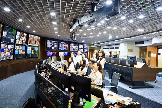 Nhiều kênh truyền hình chính thức ngừng hoạt động