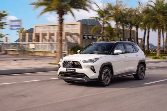 Ô tô hybrid bứt tốc mạnh mẽ, cơ hội mới cho năm 2025?