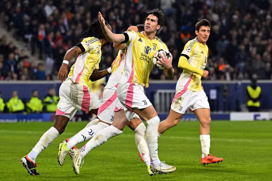 Juventus lập kỷ lục hòa khó tin