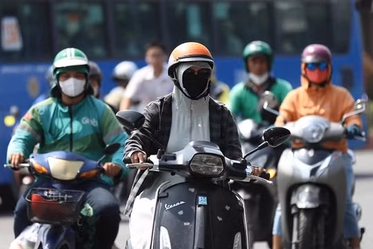 Miền Bắc và miền Trung nắng nóng kéo dài, có nơi trên 38 độ C