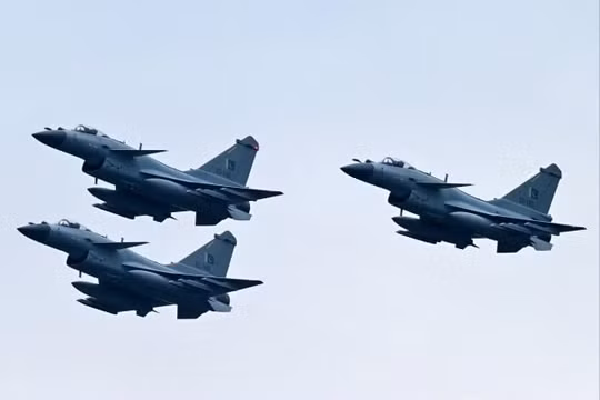Hợp đồng mua J-10 của Indonesia và sự tái định hình cán cân quốc phòng châu Á
