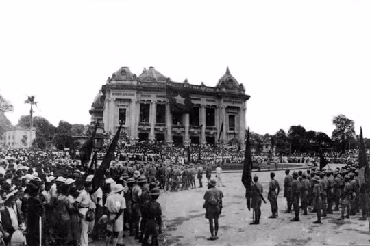 Tổng khởi nghĩa “long trời, lở đất”