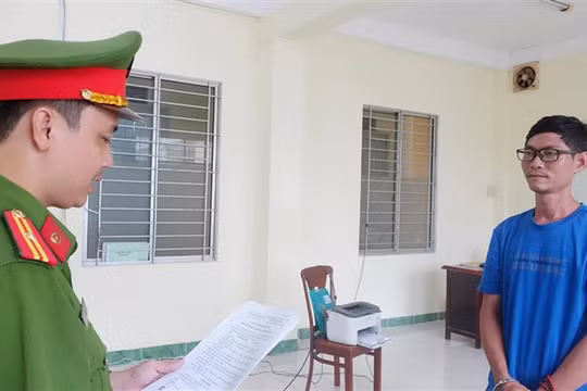 Khởi tố nhân viên giao hàng nhanh tạo hiện trường giả để chiếm đoạt tiền của công ty