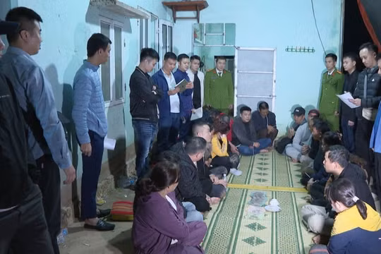 Đột kích sới bạc liên huyện, Công an Thanh Hóa bắt quả tang 15 đối tượng đang xóc đĩa