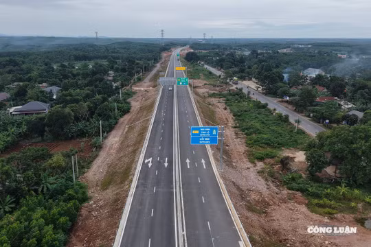 Phấn đấu khai thác cao tốc Vạn Ninh - Cam Lộ dịp 19/8