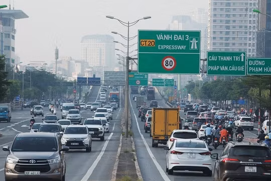 Xây dựng lộ trình thu phí ô tô vào khu vực trung tâm Hà Nội trong giờ cao điểm