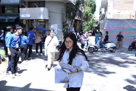 Đáp án đề thi tốt nghiệp THPT 2025 môn Vật Lý, mã đề 0216 (tham khảo)