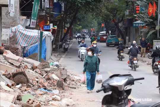 Hà Nội: Bụi mịn bủa vây, người dân mệt mỏi vì “thở cũng thấy khó”
