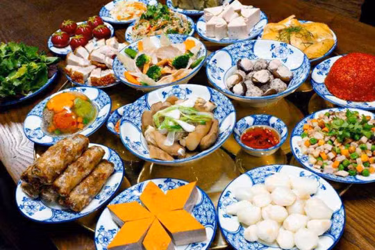 Mâm cỗ cúng sáng Mùng 1 Tết bao gồm những món gì?