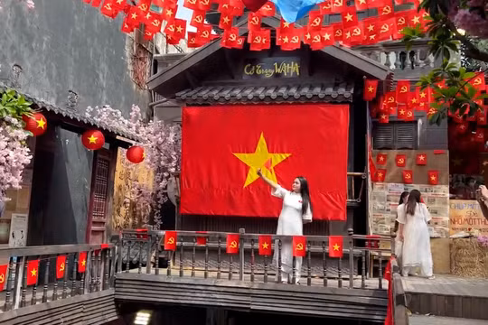 Quán cà phê 'gây sốt' vì cho thuê 1000 trang phục miễn phí dịp lễ 30/4