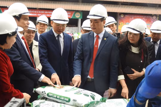 Supe Lâm Thao "trình làng" loạt phân bón thế hệ mới 2025, kiến tạo nông nghiệp bền vững