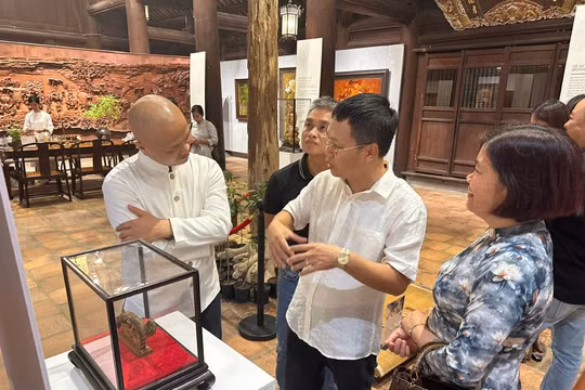 Trầm hương và sơn mài cùng kể chuyện bản sắc Việt qua triển lãm 'Sắc Tâm'