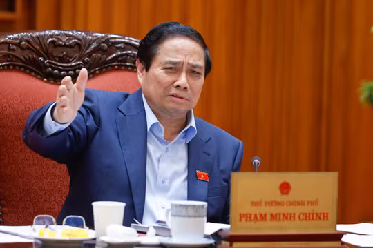 Các bộ, cơ quan đẩy mạnh phân cấp, phân quyền cho địa phương đi đôi với kiểm soát quyền lực