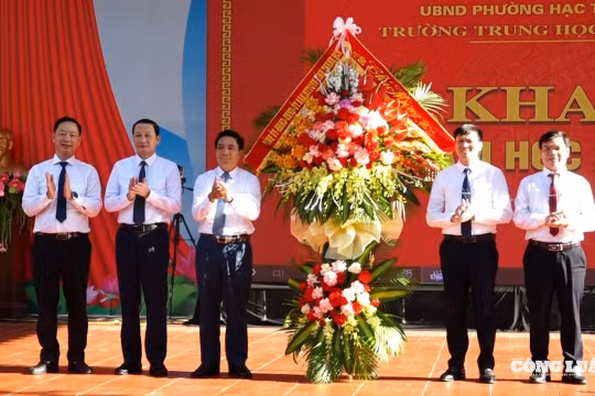 Bí thư và Chủ tịch tỉnh Thanh Hóa dự Lễ Khai giảng năm học mới 2025 - 2026