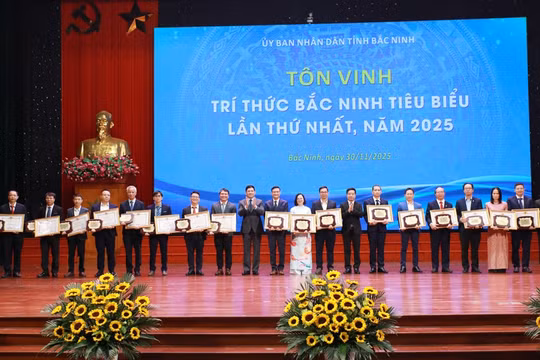 Tôn vinh trí thức Bắc Ninh tiêu biểu