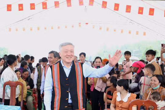Phó Thủ tướng Thường trực Nguyễn Hòa Bình dự Ngày hội Đại đoàn kết toàn dân tộc tại Quảng Ngãi