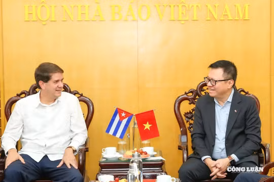 Đoàn đại biểu Thông tấn xã Prensa Latina thăm Hội Nhà báo Việt Nam nhân kỷ niệm 65 năm quan hệ ngoại giao Việt Nam – Cuba
