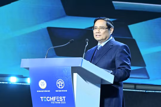 Biểu tượng Phù Đổng tại TECHFEST Việt Nam 2025: Khát vọng vươn tầm trí tuệ Việt