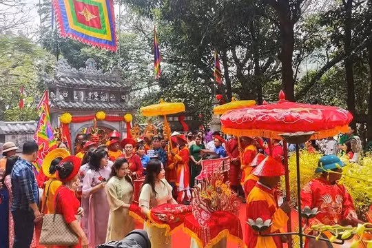 Lễ hội Hoành Sơn Thánh Mẫu 2025: Tôn vinh tín ngưỡng thờ Mẫu, thu hút du khách thập phương