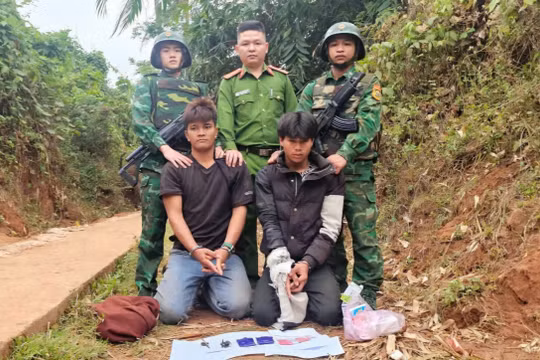 Quảng Trị: Hai đối tượng vượt biên sang Lào mua ma tuý bị lực lượng biên phòng bắt giữ