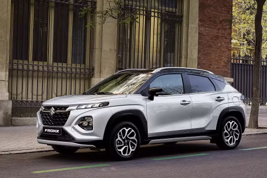 Suzuki Fronx giảm giá sâu vẫn kém hấp dẫn