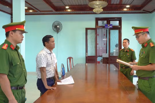 Huế: Bắt 2 đối tượng có hành vi nhận hối lộ