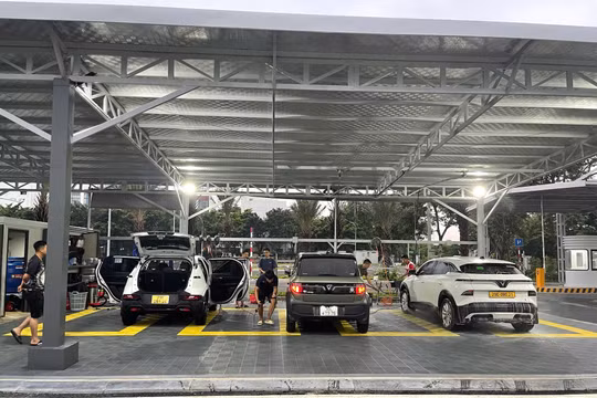 Có gì trong tổ hợp trạm sạc siêu nhanh đa năng, đa dịch vụ 1.000 m2 tại Hà Nội?