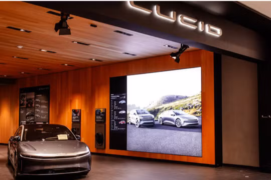 Elon Musk và Tesla bị cổ đông kiện vì thổi phồng tham vọng taxi tự lái