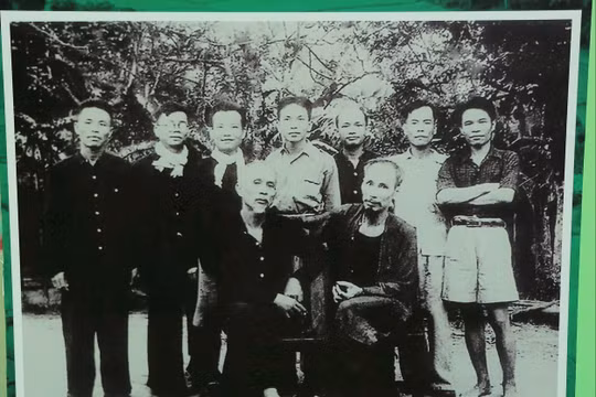 Những hình ảnh tư liệu quý về các lãnh đạo Đảng, Nhà nước thời kỳ kháng chiến tại Triển lãm thành tựu Đất nước