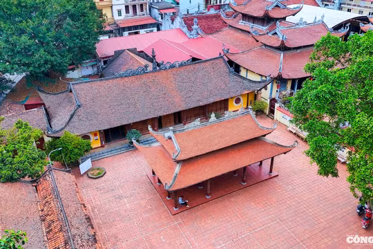 Không gian kiến trúc độc đáo của ngôi đình ven bờ sông Đuống