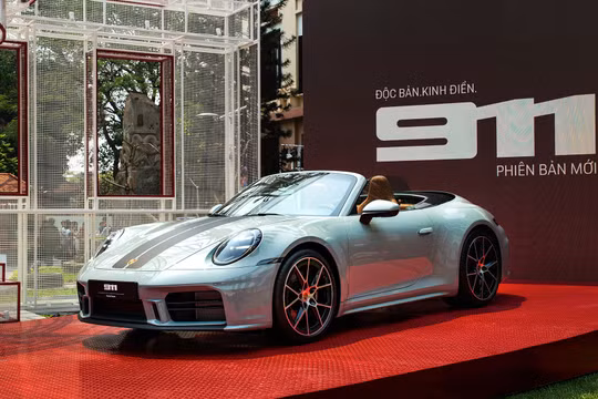 Porsche 911 thế hệ mới ra mắt khách Việt, trang bị công nghệ T-Hybrid, giá cao nhất gần 17 tỷ đồng