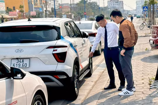 Giá xe Hyundai Creta giảm sâu do đại lý xả hàng chờ phiên bản mới
