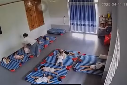 Công an vào cuộc xác minh clip giáo viên xách ngược chân trẻ 20 tháng tuổi rồi liên tục đánh