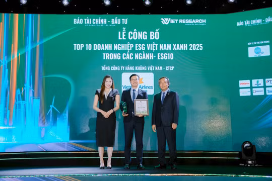 Vietnam Airlines nằm trong Top 10 Doanh nghiệp ESG Việt Nam Xanh 2025 ngành Logistics và Top 100 ESG Việt Nam Xanh 2025