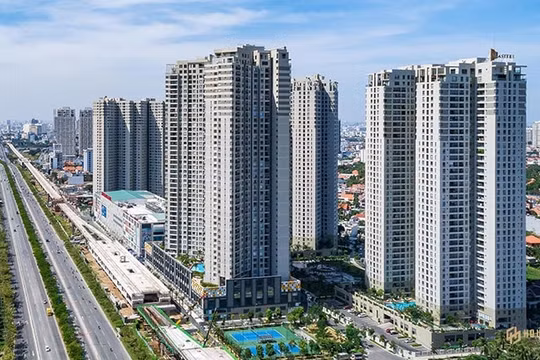 Căn hộ cao cấp TP HCM và đất nền tỉnh lẻ: Hai 'điểm nóng' bất động sản năm 2025