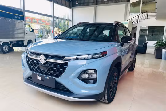 Suzuki Fronx vừa ra mắt đã giảm giá