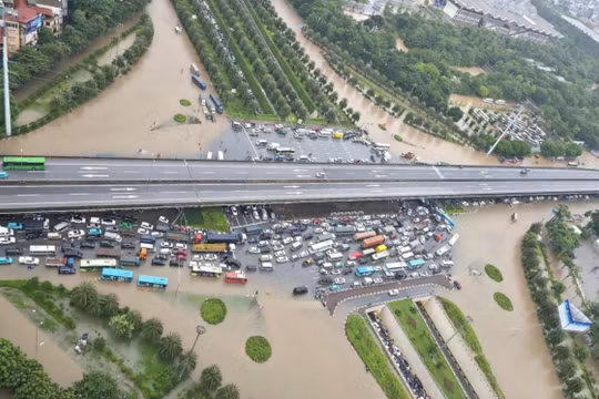 Hà Nội sau mưa: Cảnh báo ngập lụt và cơ hội cho bất động sản quy hoạch bài bản