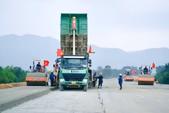 3.000 km cao tốc, 1.700 km đường ven biển – nhiệm vụ chính trị bắt buộc phải hoàn thành trong năm 2025
