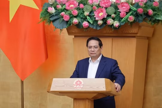Khẩn trương hoàn thiện trình cấp có thẩm quyền các dự án luật, nghị quyết của Quốc hội