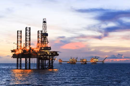 Giá xăng dầu hôm nay 29/5/2025: Giá dầu thế giới bật tăng do gián đoạn nguồn cung