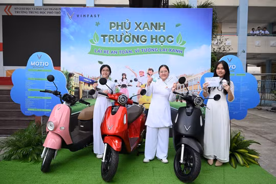 Gen Z lái thử VinFast Motio: Cá tính, tiện dụng, nhỏ gọn và thân thiện
