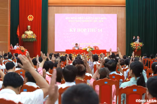 Tinh gọn bộ máy, chọn cán bộ ‘chuẩn’ phục vụ dân