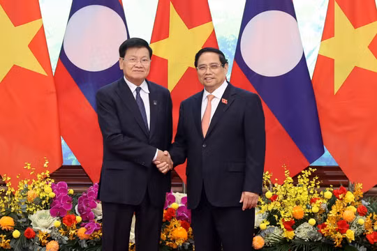 Việt Nam luôn dành ưu tiên cao nhất cho mối quan hệ đặc biệt 'có một không hai' với Lào