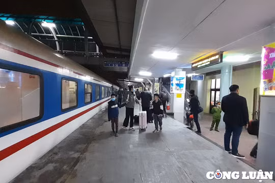 Đường sắt giảm giá vé tàu lên tới 40% sau Tết Nguyên đán