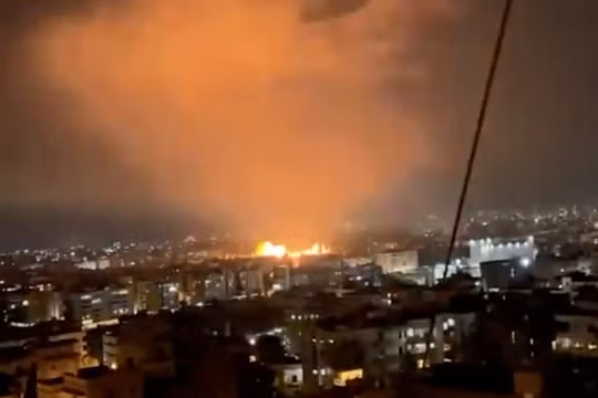 Israel không kích Beirut, nhắm vào các cơ sở sản xuất drone của Hezbollah