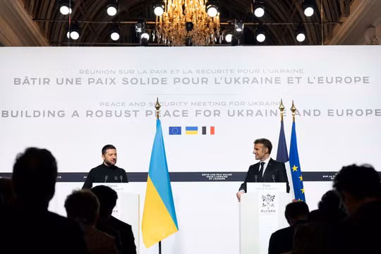 Tổng thống Pháp tuyên bố viện trợ 2 tỷ euro cho Ukraine, phát biểu cứng rắn về Nga