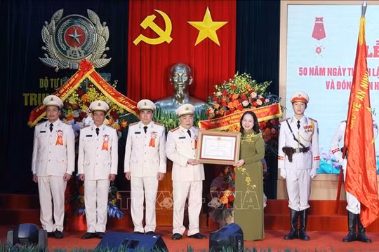 Xây dựng lực lượng Cảnh vệ trong sạch, vững mạnh, chính quy, tinh nhuệ, hiện đại