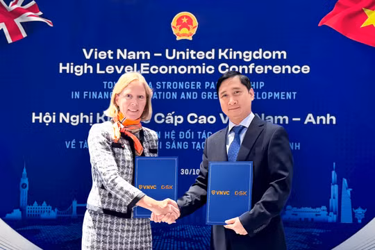 Tổng Bí thư Tô Lâm chứng kiến VNVC và GSK trao văn kiện hợp tác tại Anh